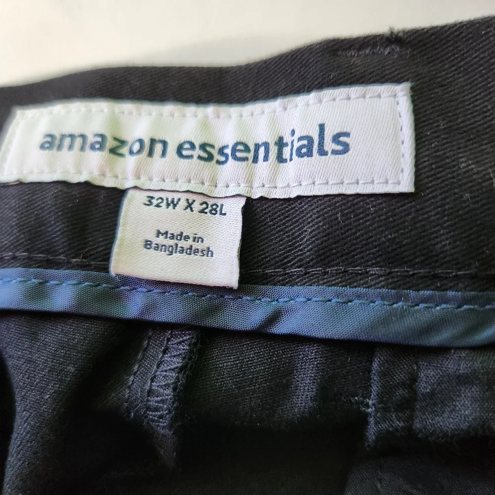 Amazon Essentials Classic Fit Dress Pants 32/28